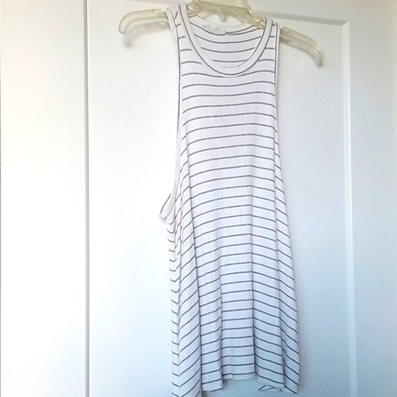 Honey Punch Stripe Sleeveless Crewneck Top Size L - Picture 2 of 8